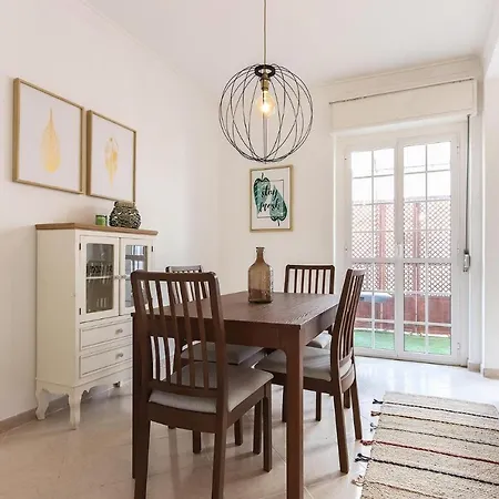 Apartment Principe Real Balcony By Homing