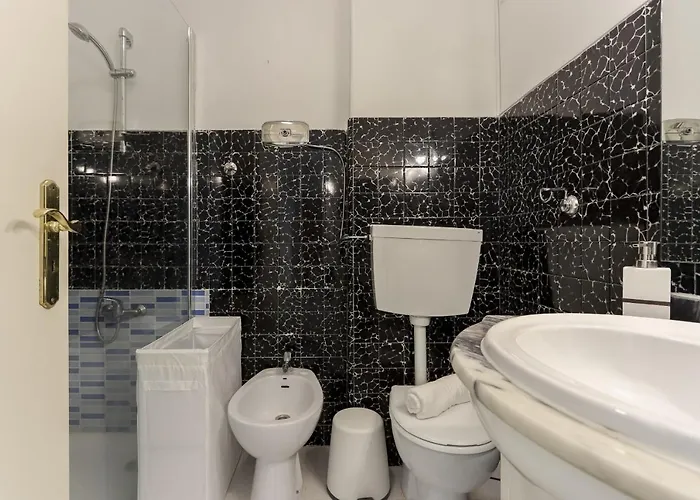 Principe Real Balcony By Homing Apartman